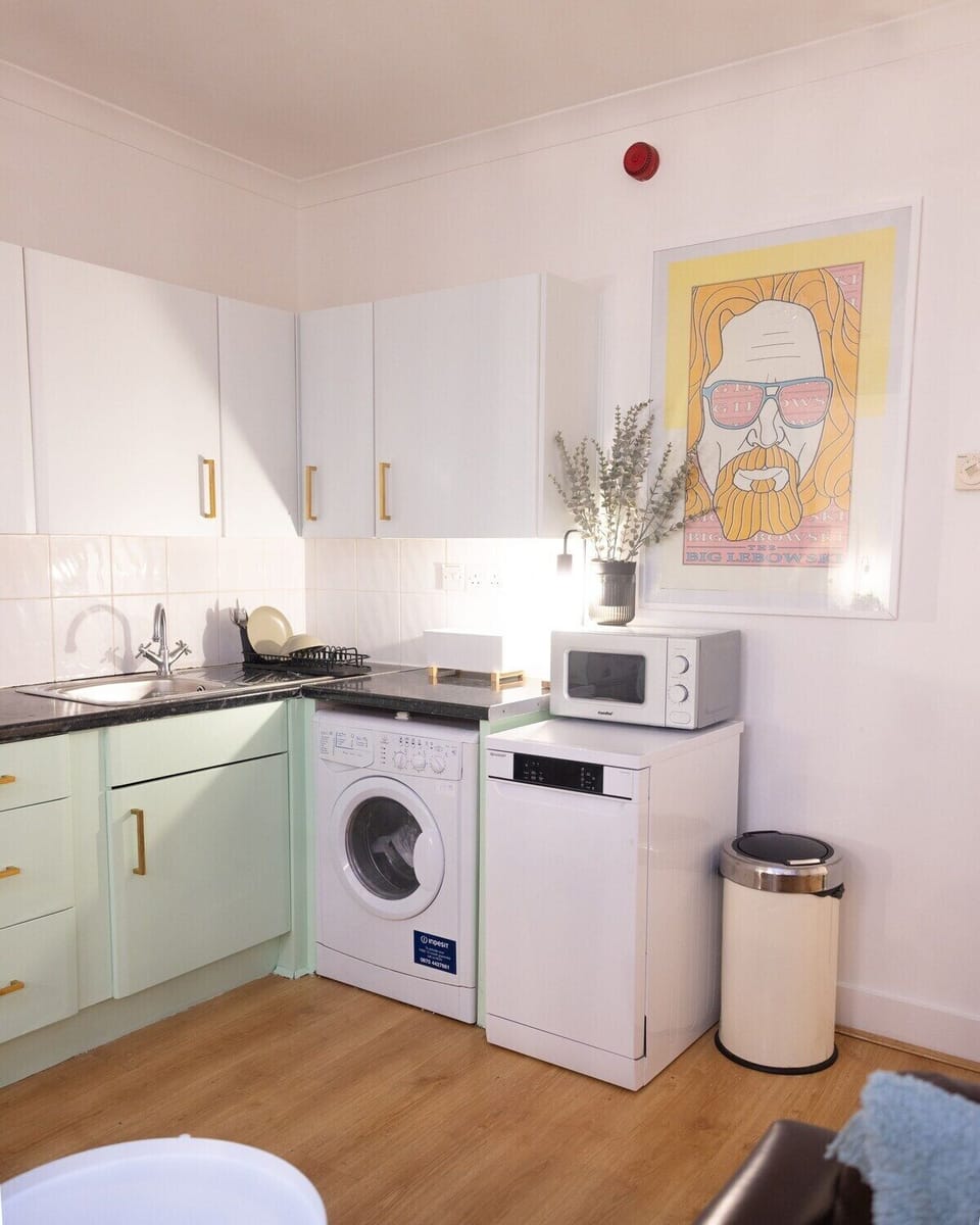 Full Kitchen.