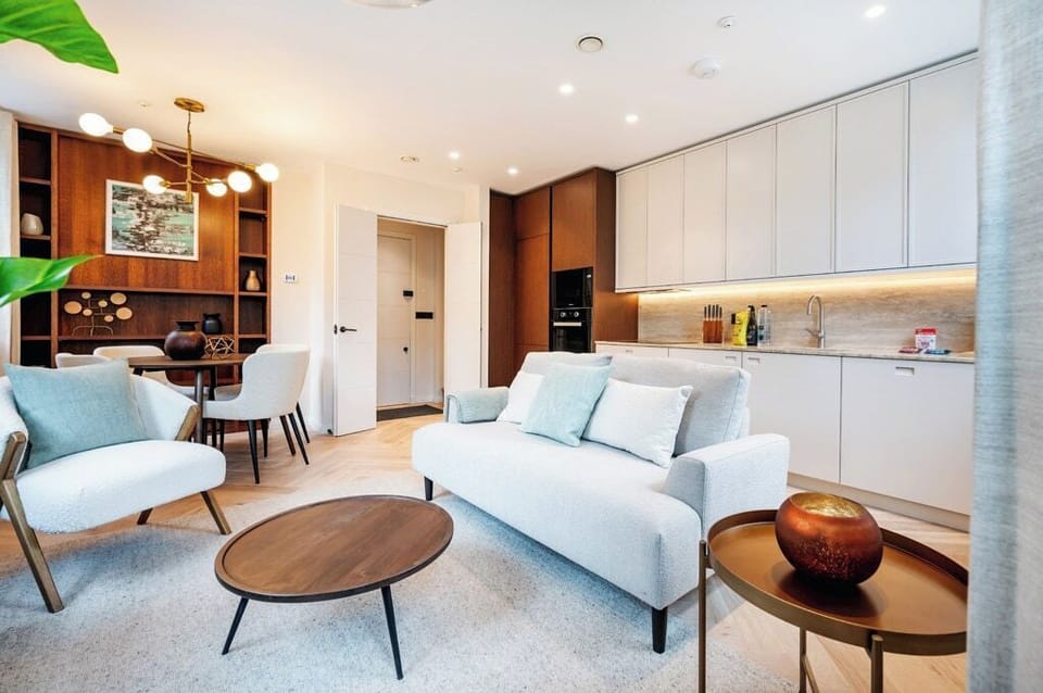 Lounge / Kitchen