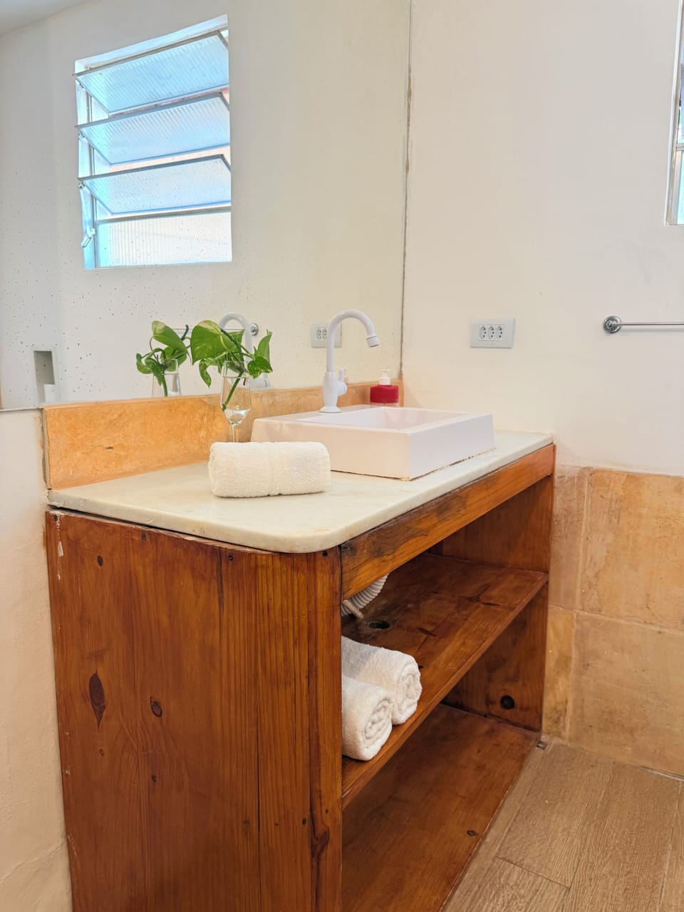 Basic Double Room, Balcony, Garden View | Bathroom