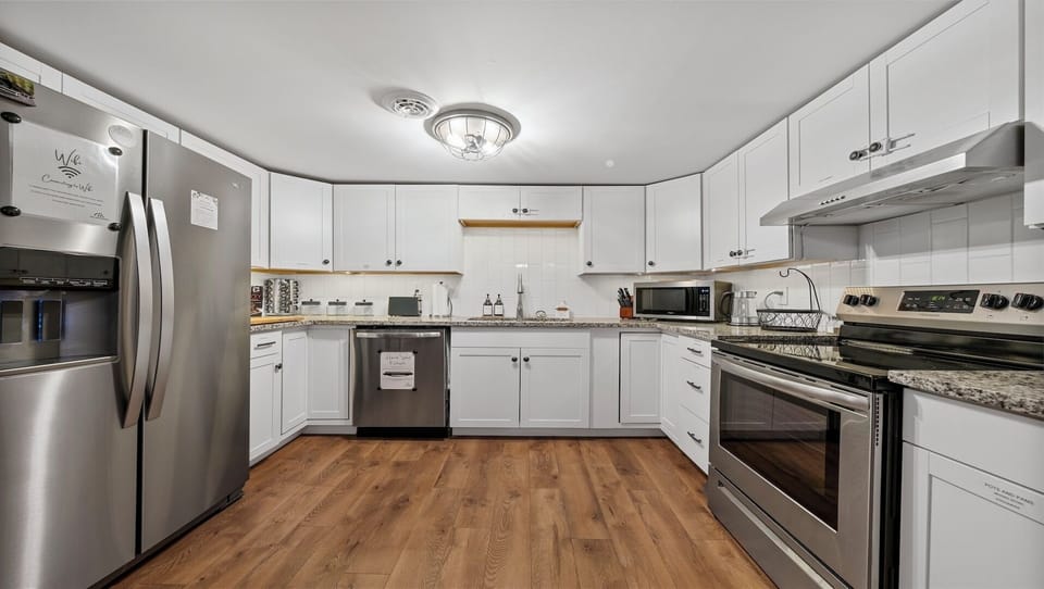 Cook up a meal in this modern fully equipped kitchen, complete with everything you need.