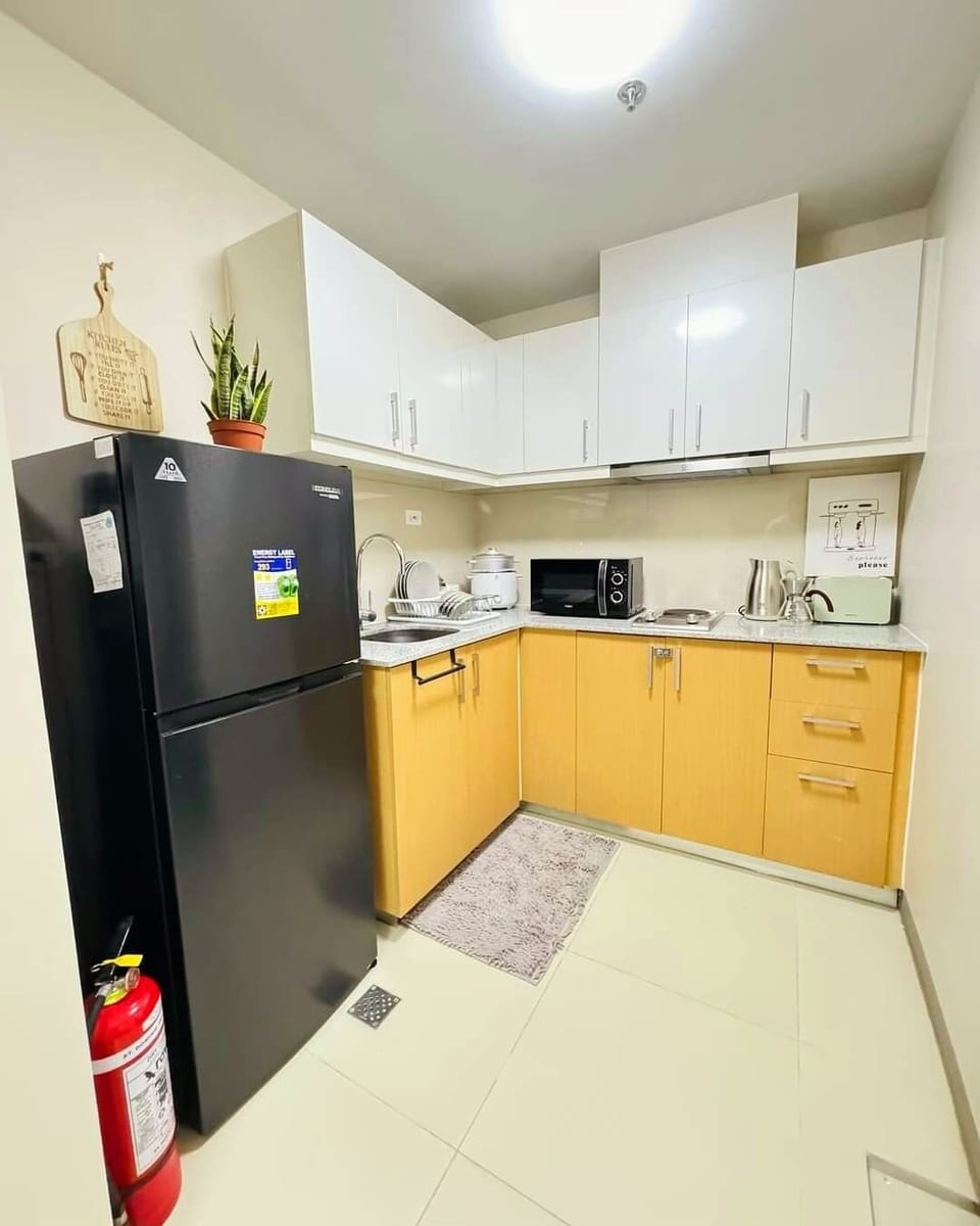 Condo, 1 Double Bed, Kitchenette, City View | Private kitchen