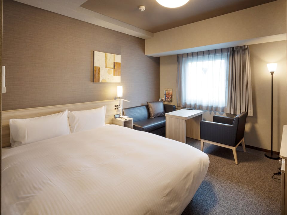 Double Room, Non Smoking | Desk, laptop workspace, iron/ironing board (on request), WiFi (free)