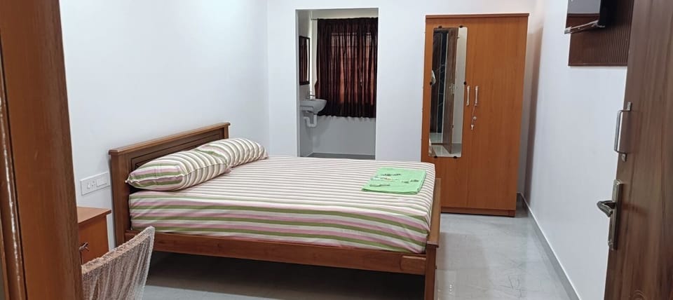 Family Double Room, Balcony | Desk, laptop workspace, rollaway beds (surcharge), WiFi (free)