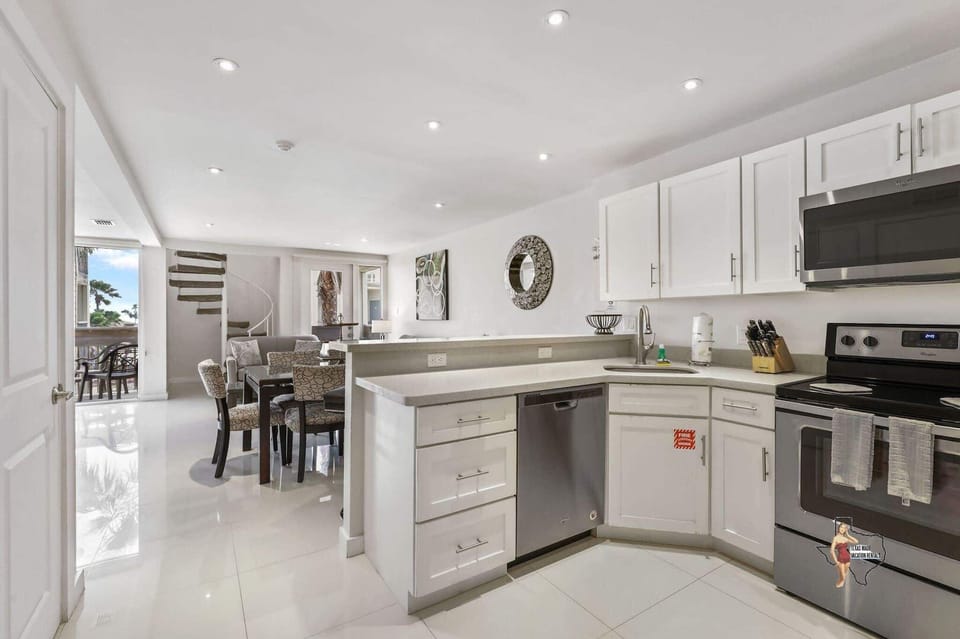 A fully equipped kitchen with everything you need to prepare delicious meals!