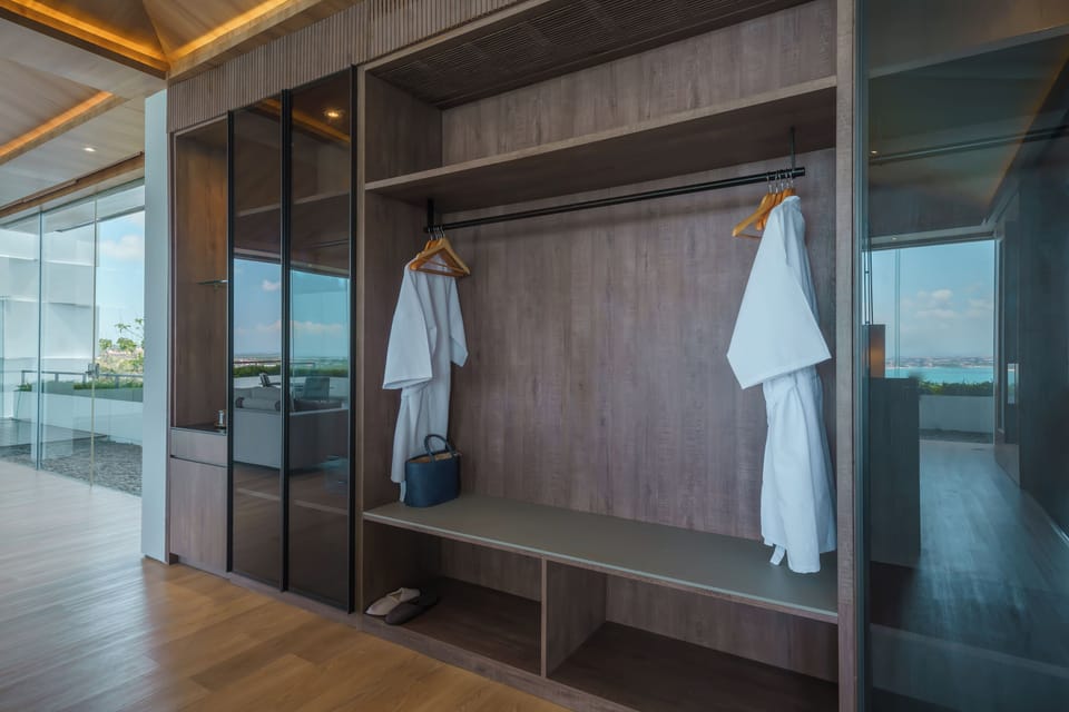 Luxury Villa, Sea View | Wardrobe