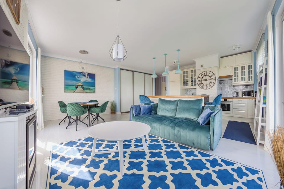 Apartament (112F/27) | Living area | Flat-screen TV