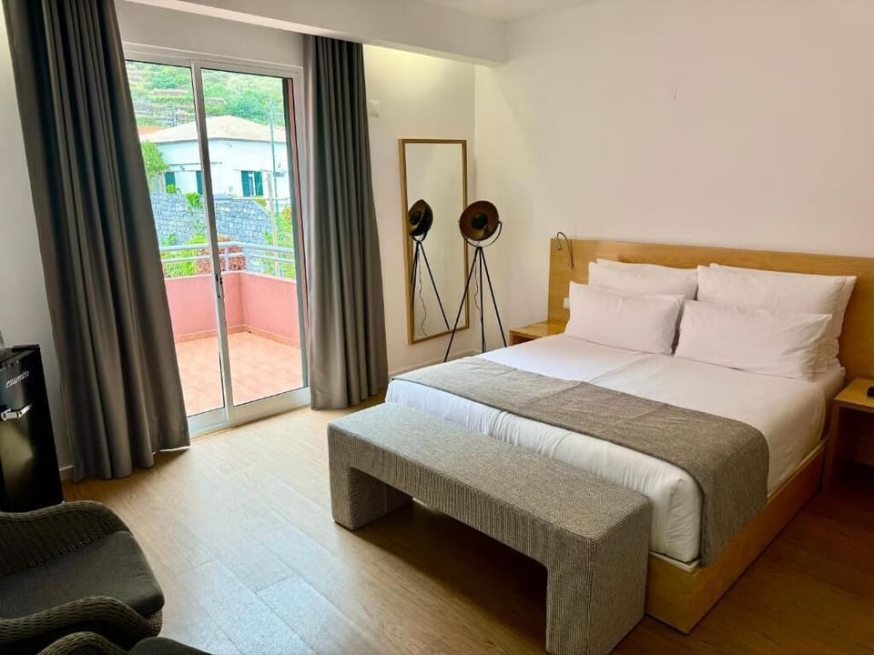 Basic Double or Twin Room, Balcony | In-room safe, free WiFi