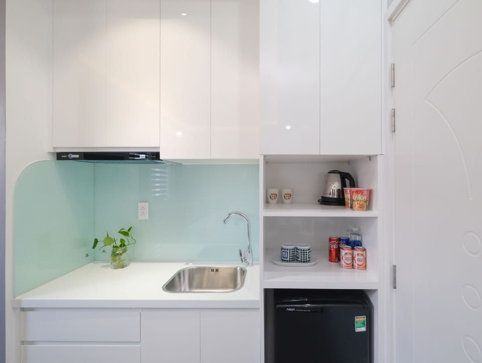 Standard Double or Twin Room, Multiple Beds, Terrace, City View | In-room dining