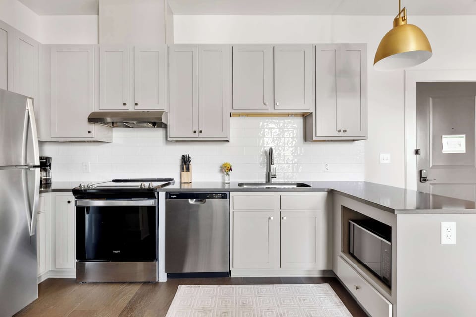 Fully equipped kitchen with everything you need to cook a meal!