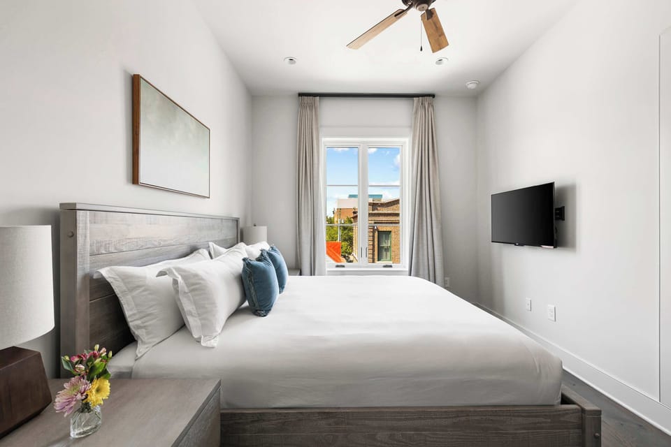 Bedroom #1: King Bed