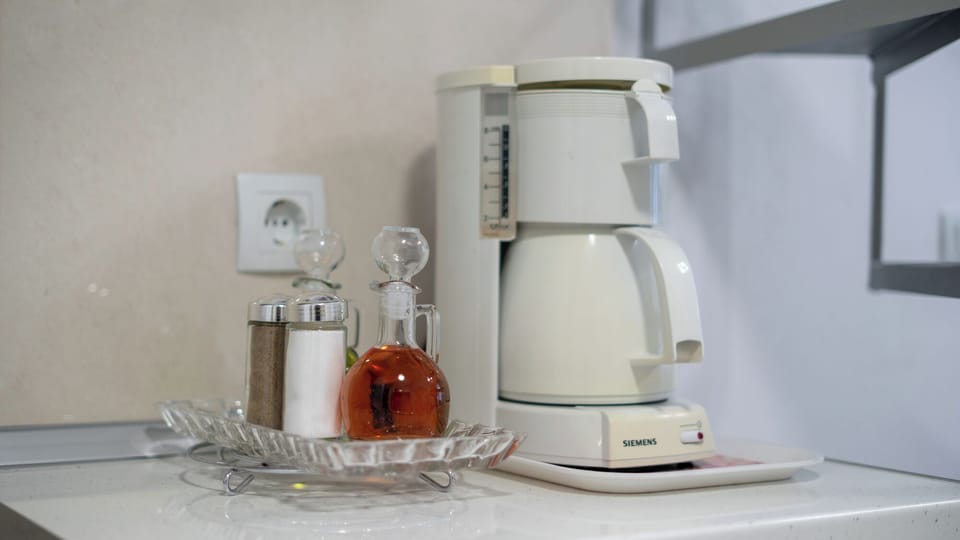 Electric kettle, toaster