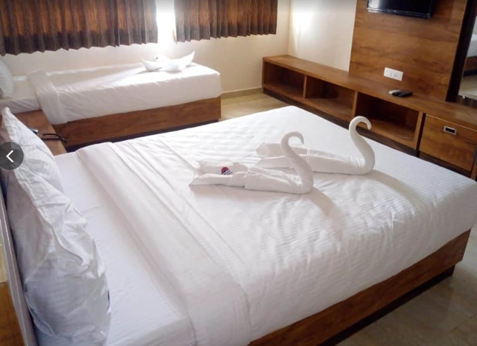 Studio Suite | Premium bedding, free WiFi, bed sheets