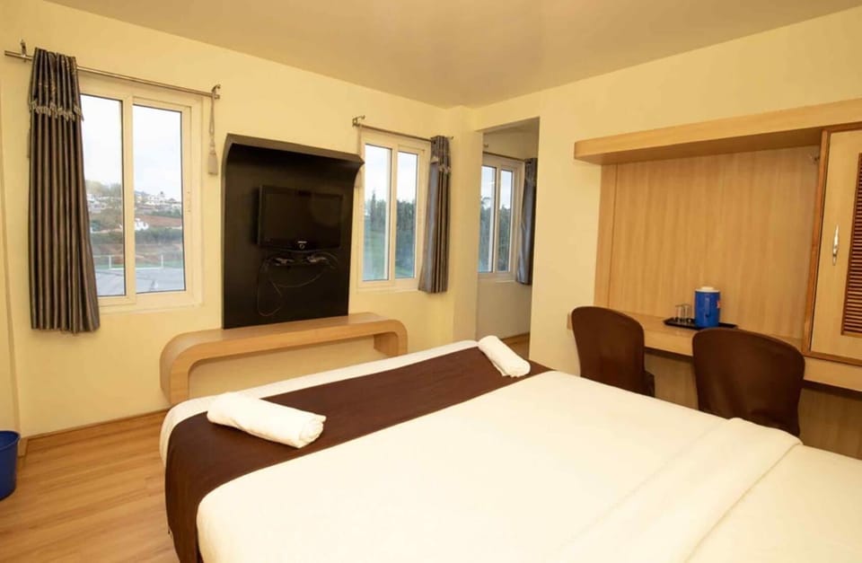 Superior Double Room | Laptop workspace, free WiFi