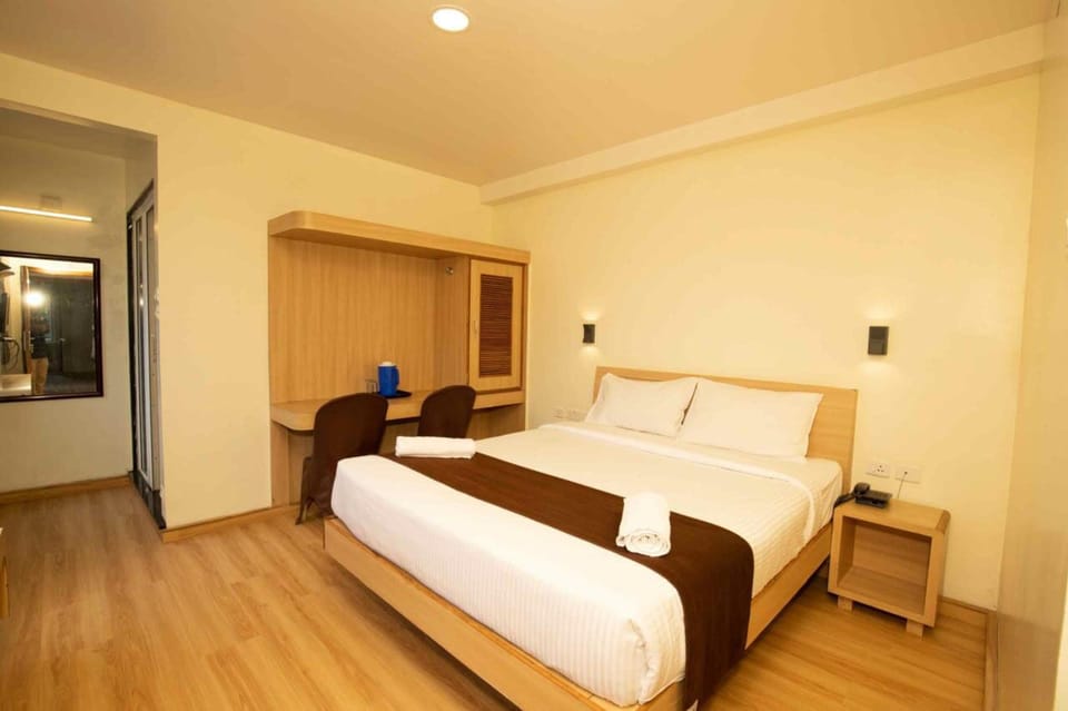 Superior Double Room | Laptop workspace, free WiFi