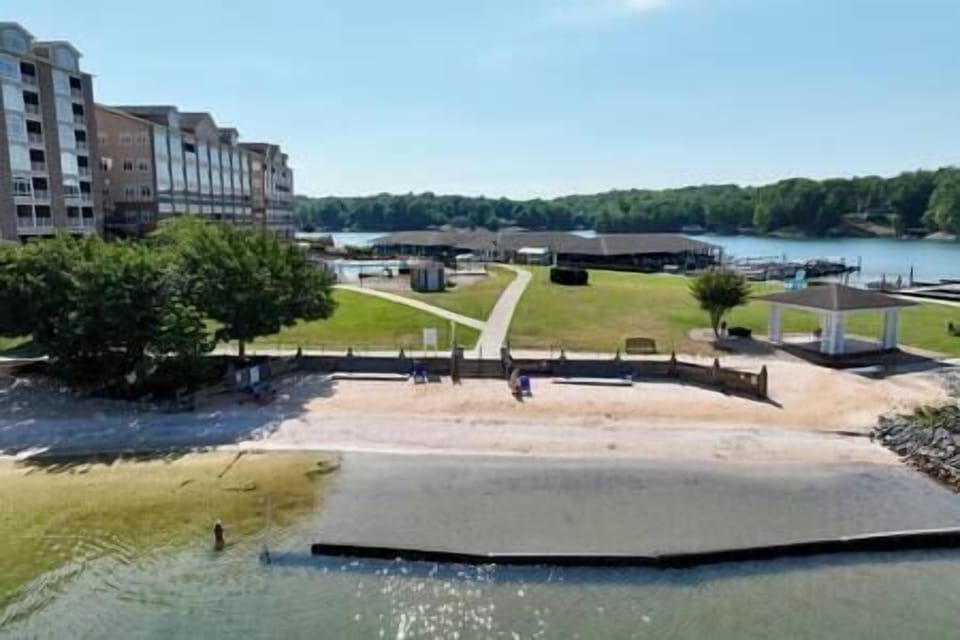 Pointe Beach