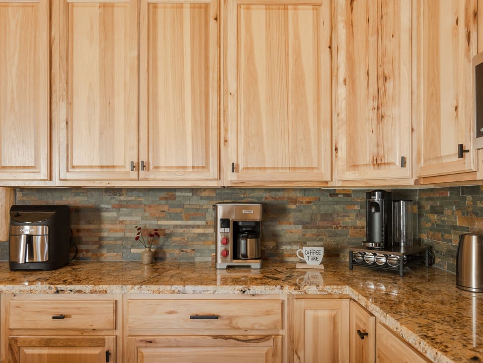 House, 4 Bedrooms | Private kitchen | Coffee/tea maker, fridge, oven, toaster