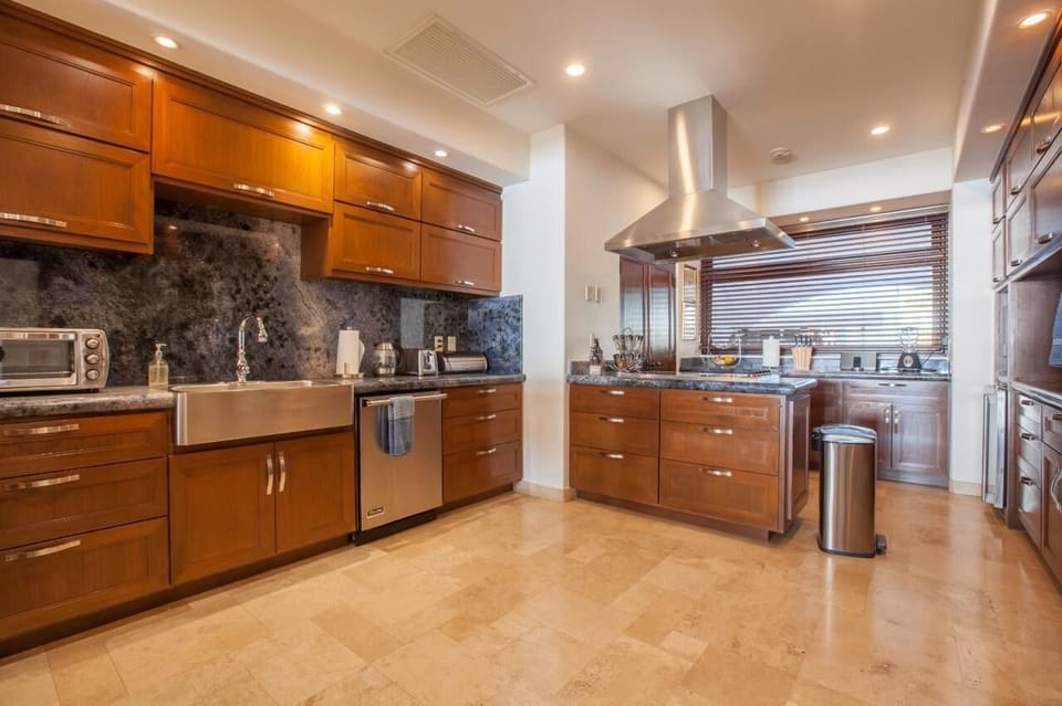 Residence_101_-_102_Playa_De_La_Paz-19