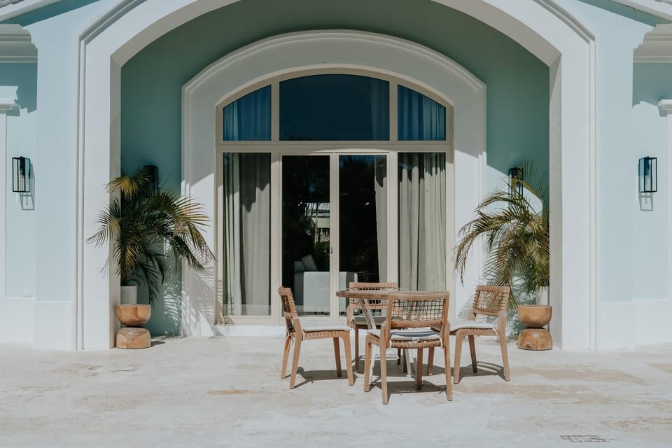 Luxury Pool Two Bedroom Suite (115)