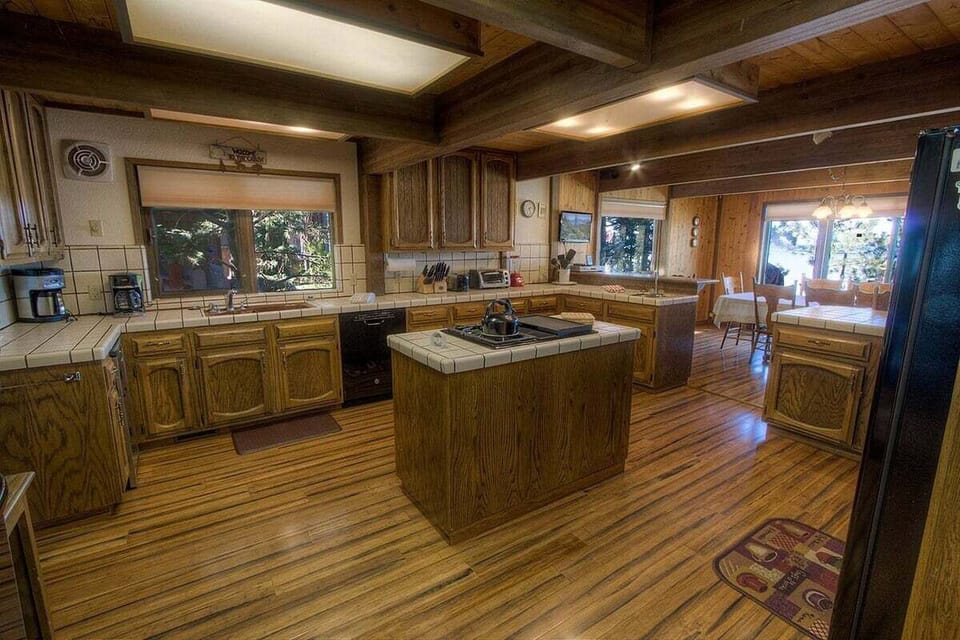 Main Level- Kitchen