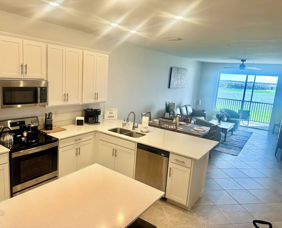 Kitchen/dining/living room