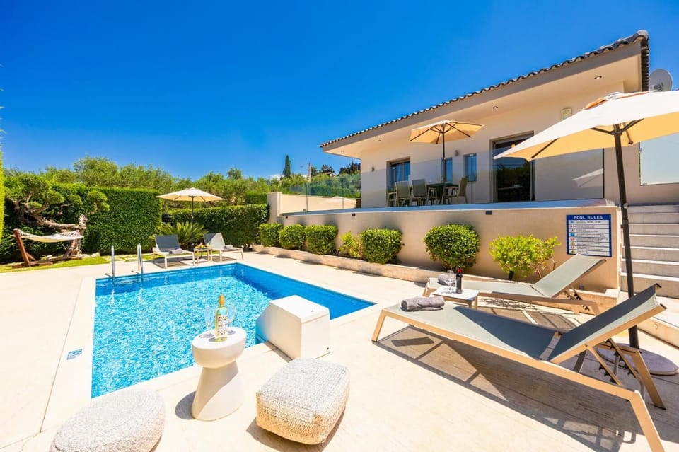 Beautiful villa with private pool and terrace