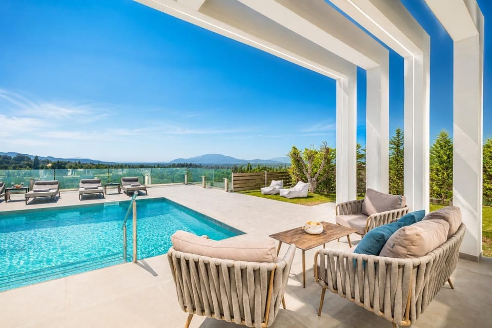 Private pool and terrace