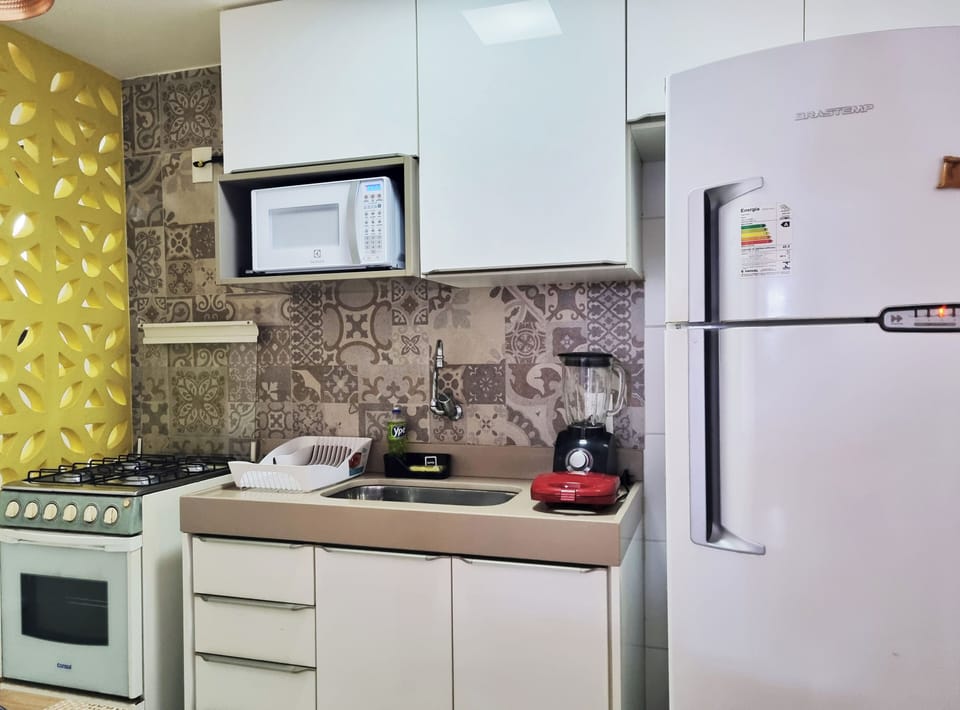 Apartment | Private kitchen | Microwave, oven, cookware/dishes/utensils