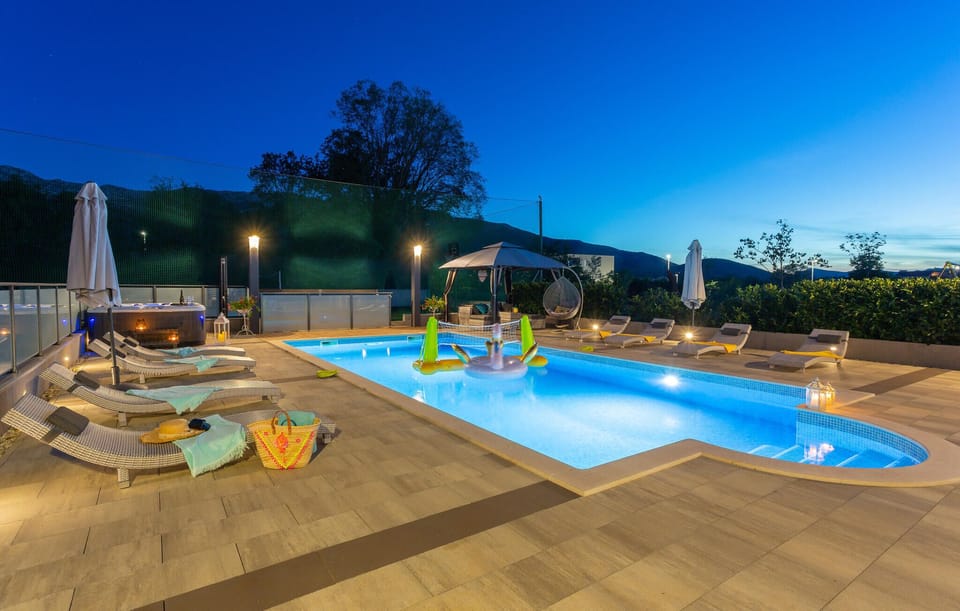 pool