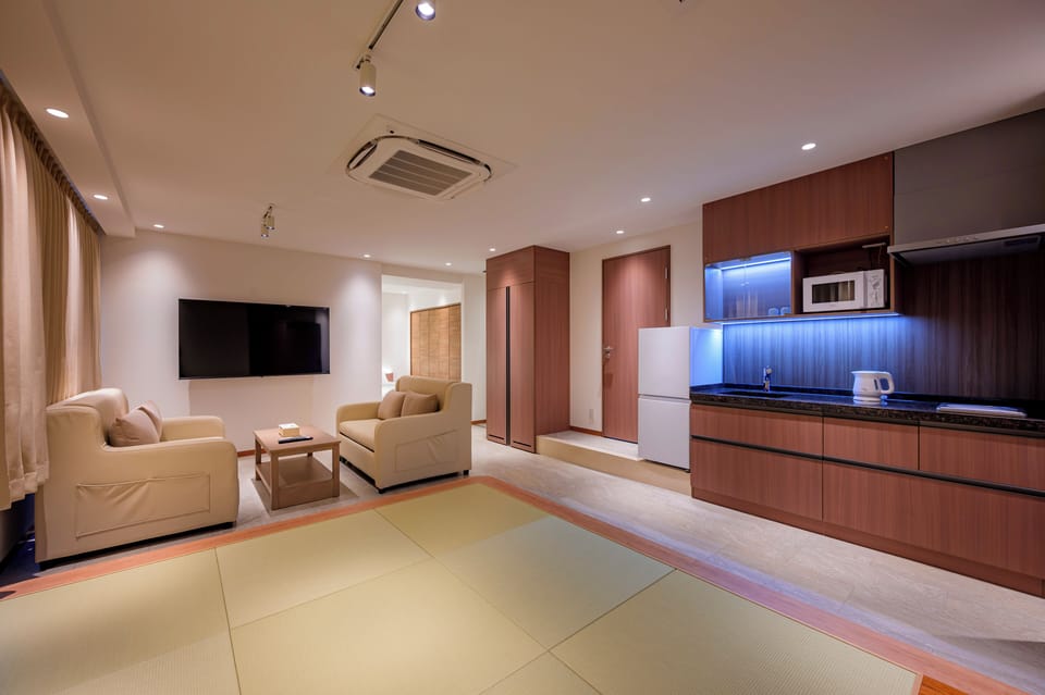 Luxury Room | Blackout drapes, free WiFi, bed sheets