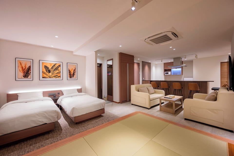 Family Room | Blackout drapes, free WiFi, bed sheets