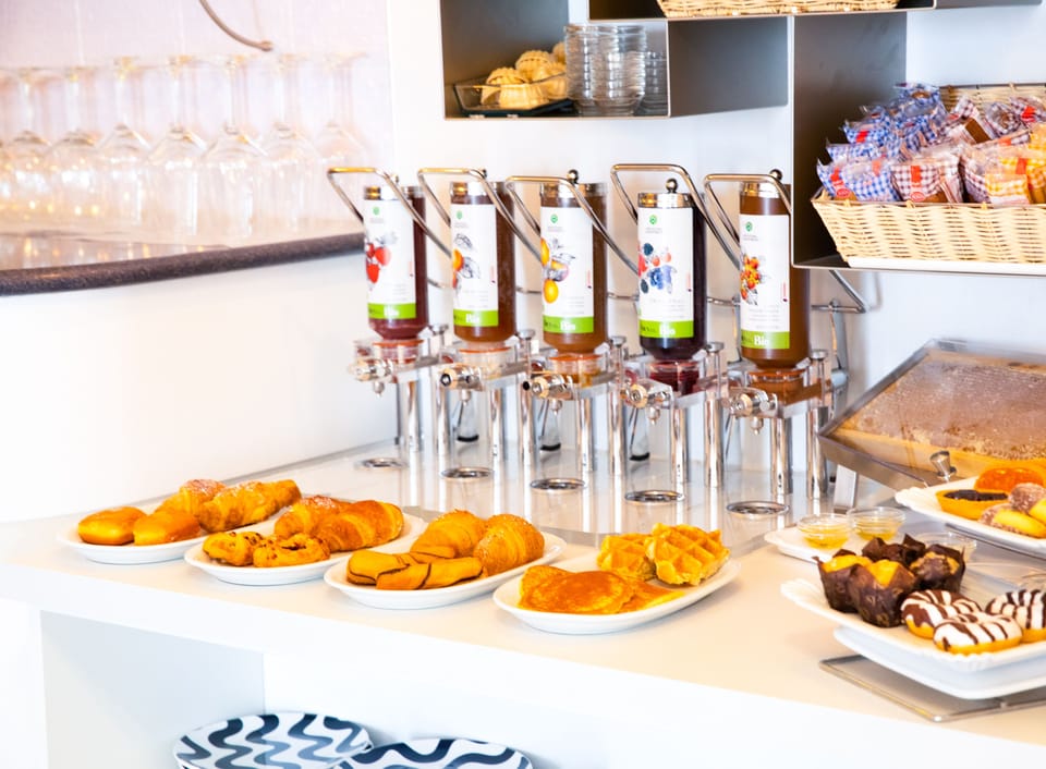 Free daily full breakfast