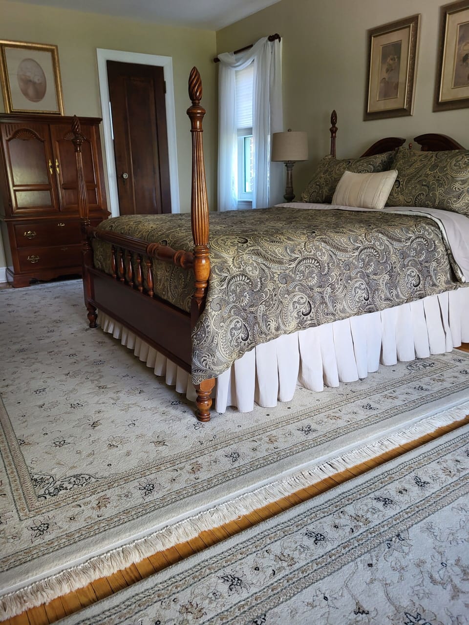 Superior Room, 1 Queen Bed | Premium bedding, individually decorated, individually furnished