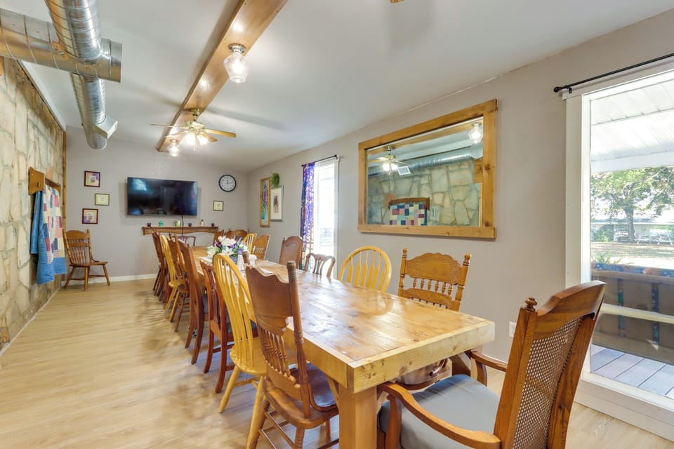 Dining Room | Smart TV