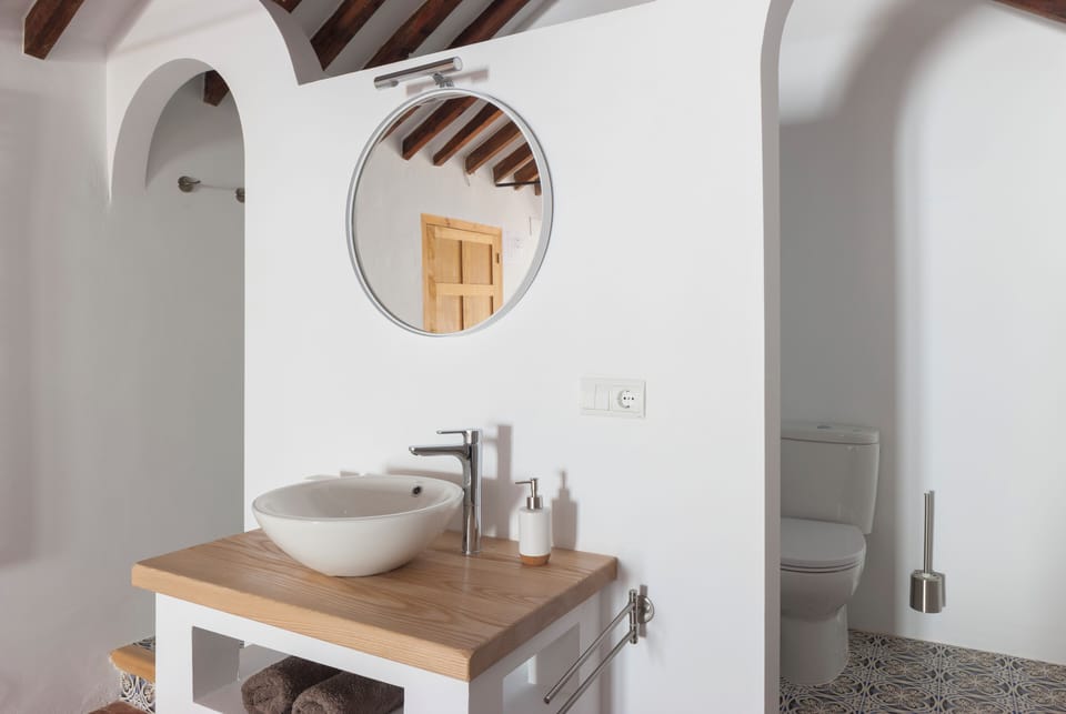 Deluxe Suite | Bathroom | Slippers