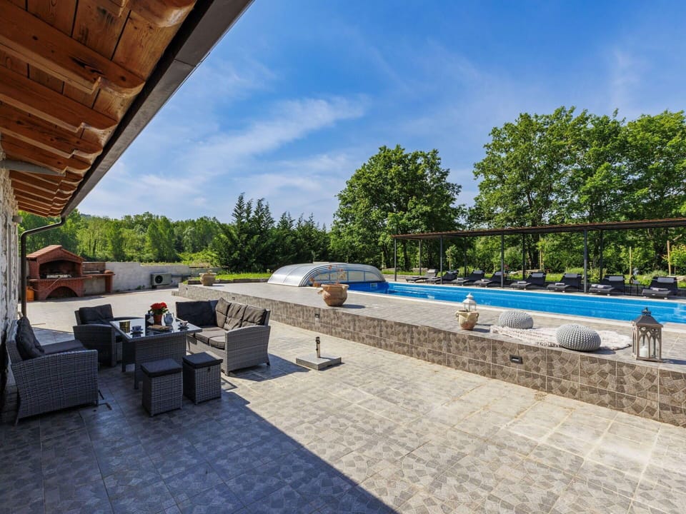 Swimming Pool, Composite Material, Resort, Shade, Eco Hotel, Estate, Design, Landscaping, Flagstone, Courtyard