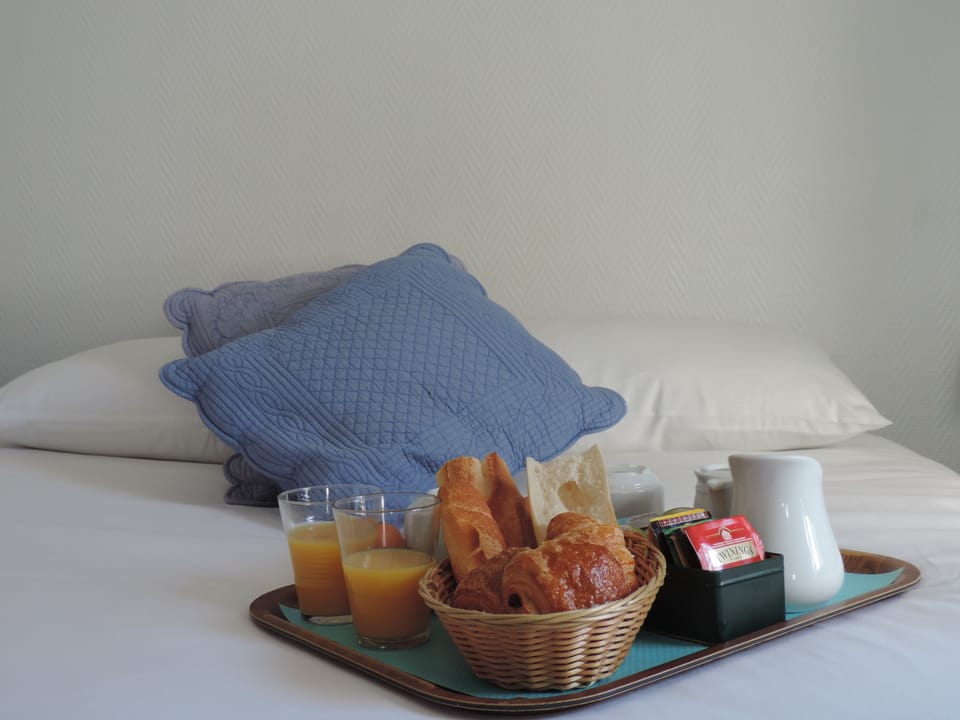 Daily buffet breakfast (EUR 13 per person)