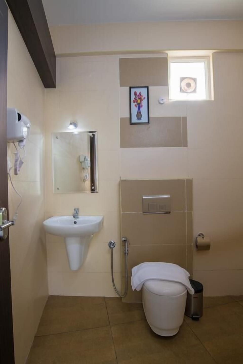 Gems9 Airport Hotel Hotel in Kochi