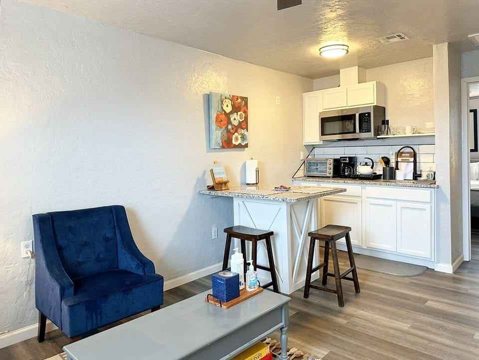 Our newly renovated studio offers a comfortable and stylish space for your stay. Enjoy the modern amenities and cozy atmosphere.