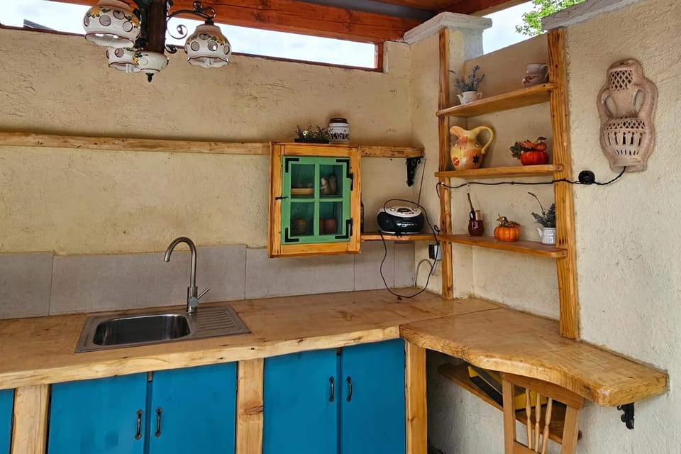 Family Apartment, 2 Bedrooms, 2 Bathrooms, Mountainside (Villa Salamander Suite) | Private kitchen