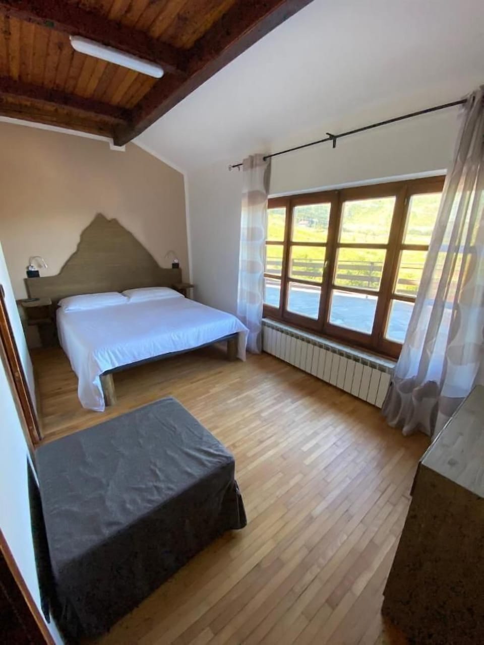 Comfort Double Room, Mountain View | In-room safe