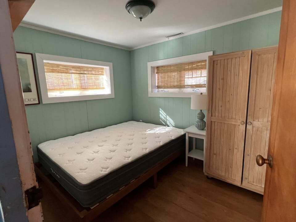 2nd Bedroom Queen new pictures with bedding coming soon