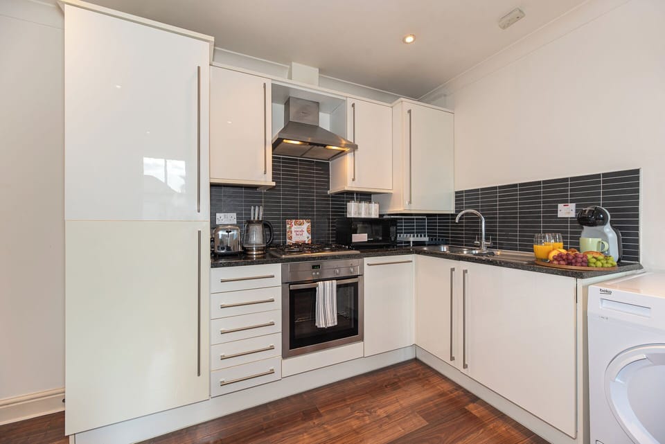 2BDR Flat w/ Aircon in Embankment near Trafalgar Square near Big Ben London Eye