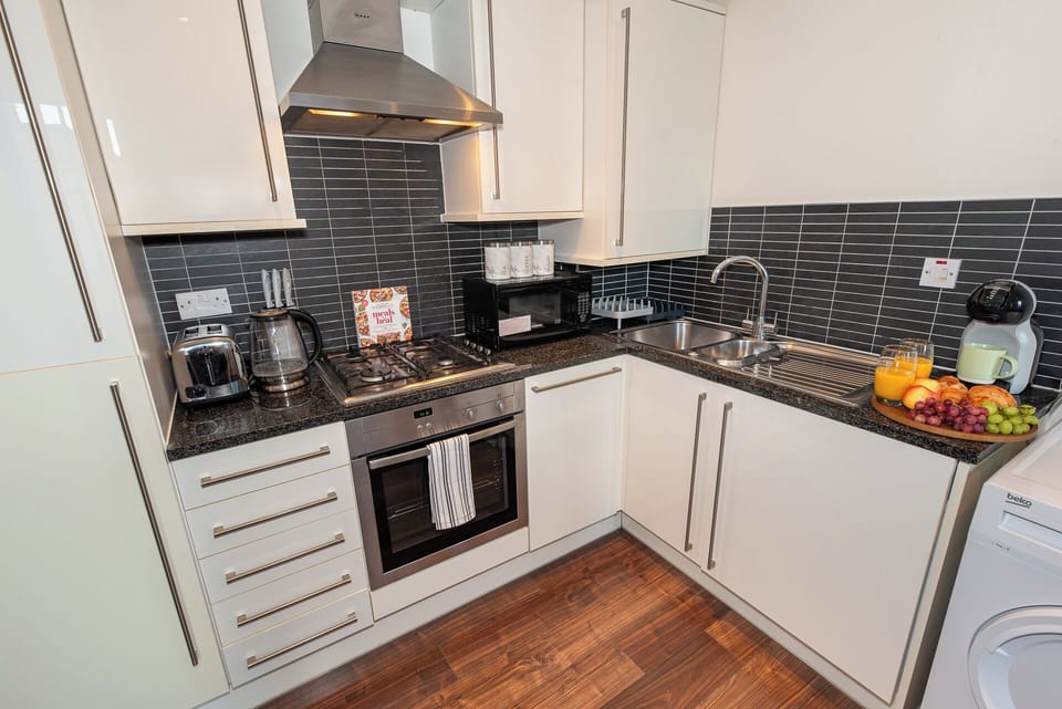 2BDR Flat w/ Aircon in Embankment near Trafalgar Square near Big Ben London Eye