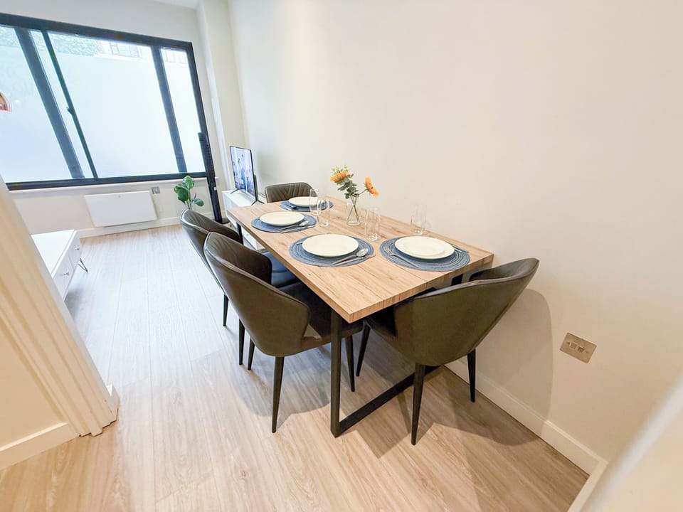 London's 1-Bedroom Haven near The Shard in Elephant & Castle