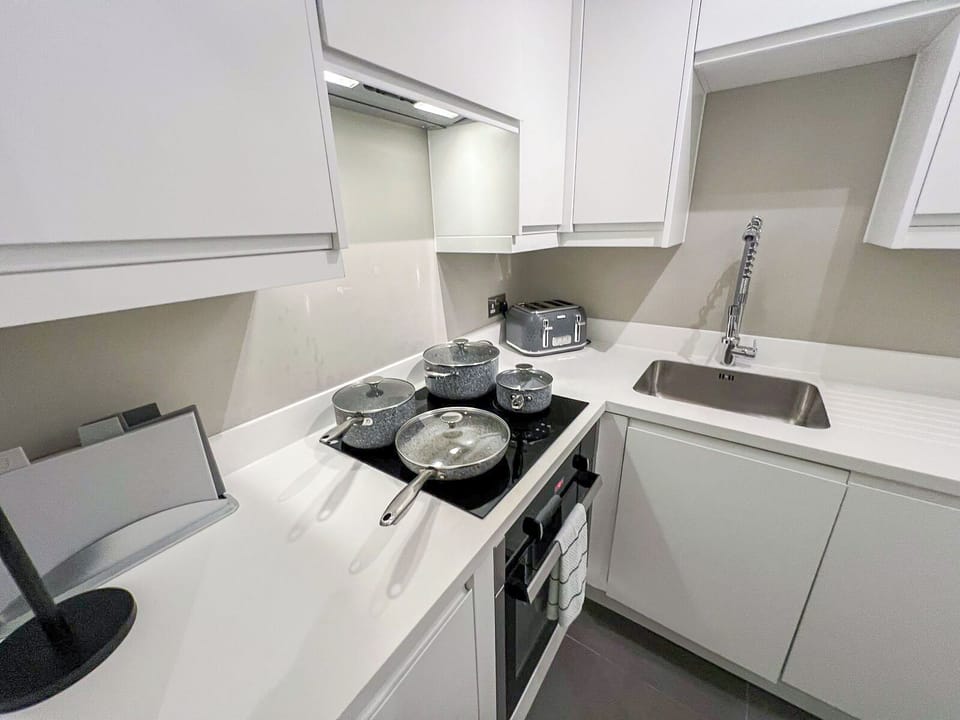 London's Charming 1-Bedroom Haven near The Shard in Elephant & Castle