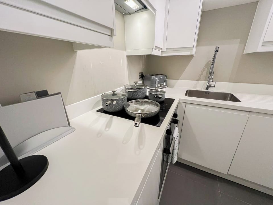 London's Charming 1-Bedroom Haven near The Shard in Elephant & Castle