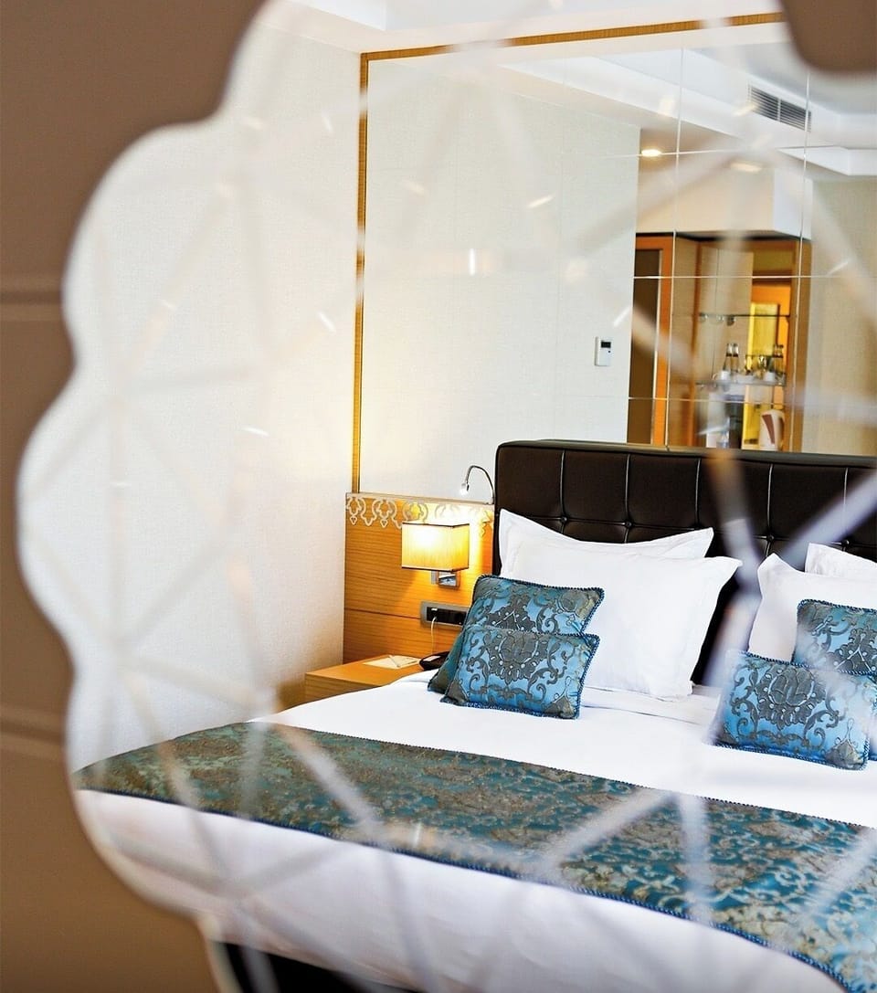 Superior Double Room | Desk, iron/ironing board, free WiFi