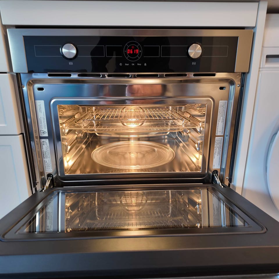 Stove & Fridge
