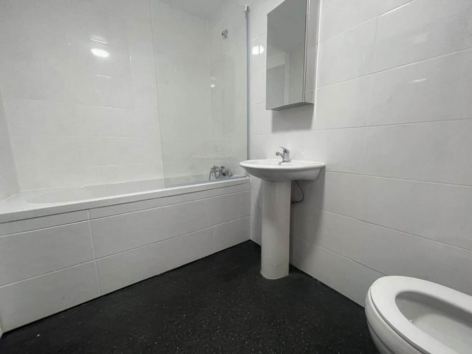 Apartment | Bathroom | Separate tub and shower, deep soaking tub, towels