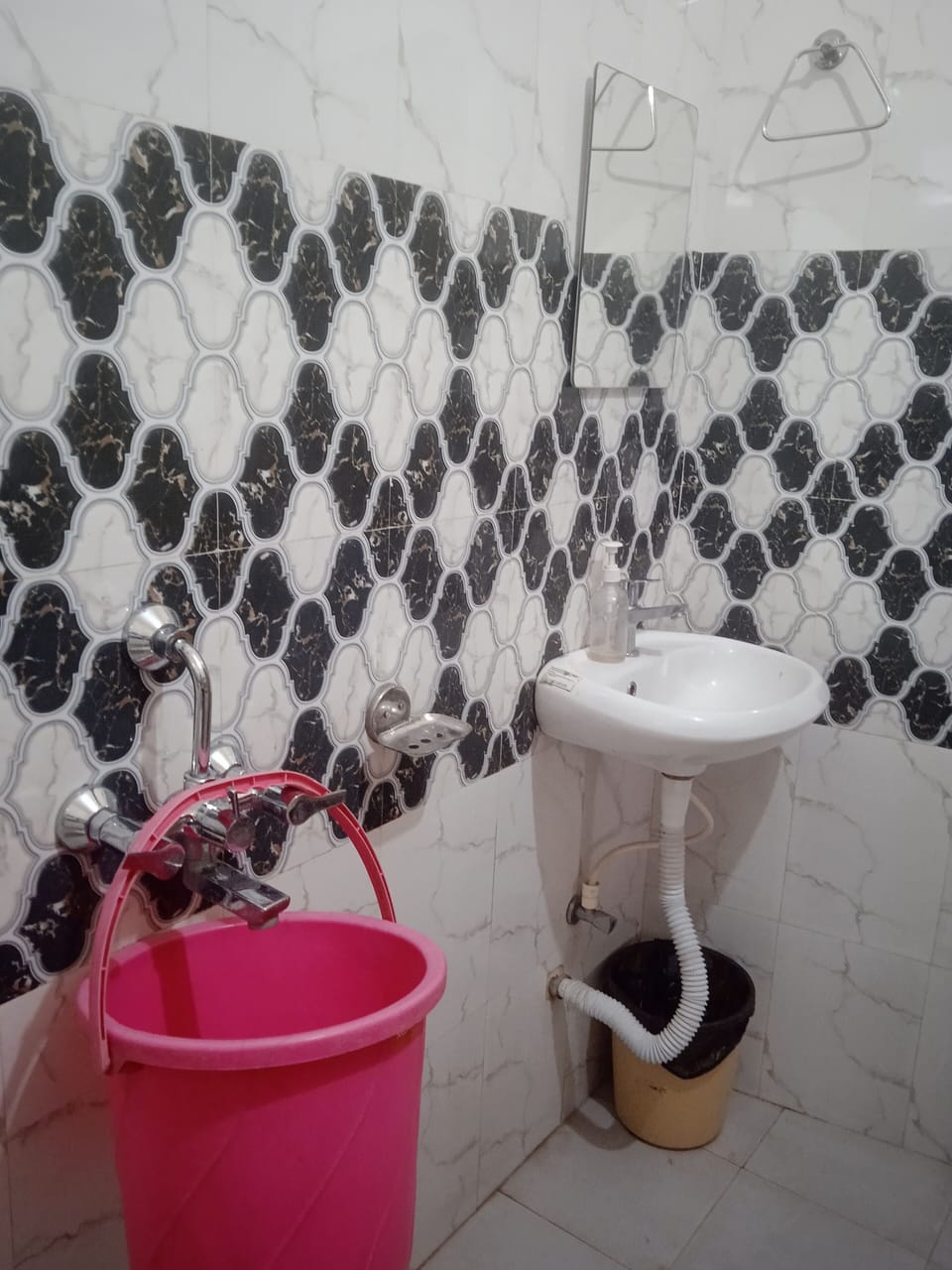Family Triple Room, 2 Double Beds, Smoking, City View | Bathroom | Slippers